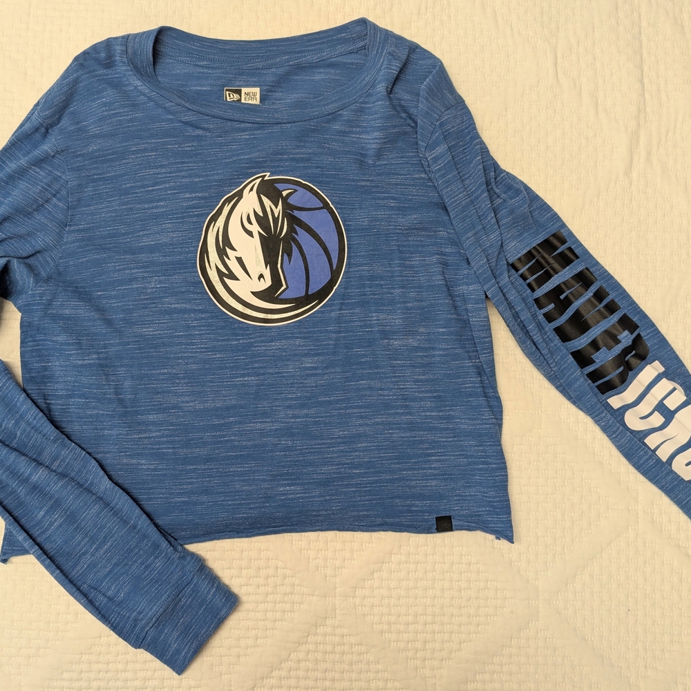 Women's Dallas Mavs Long Sleeve Cropped Shirt M